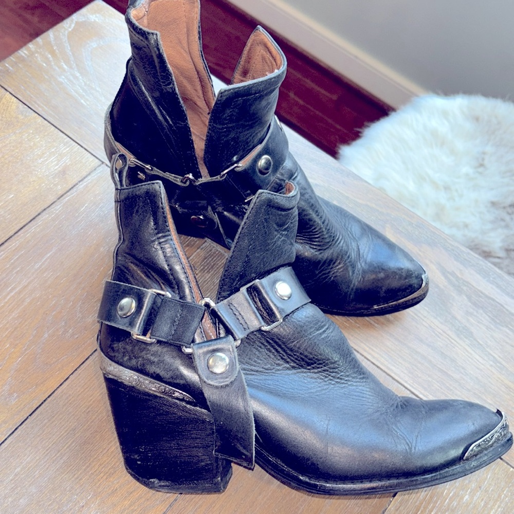 Jeffrey Campbell black orwell harness booties leather short boots moto buckle 8 - Picture 4 of 11